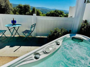 Creature Comforts Suite-Private Hot Tub-Sleeps 2